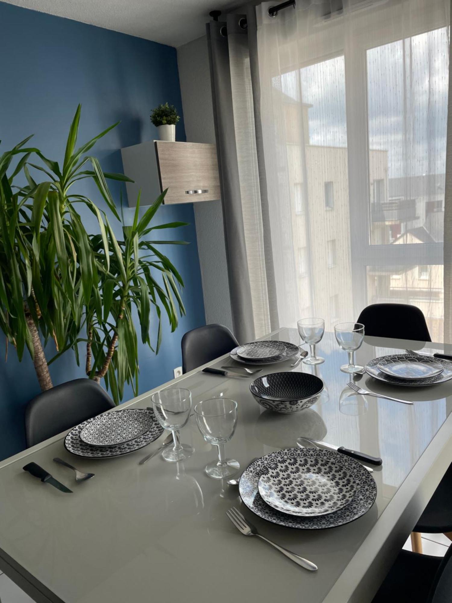 Gare Family Home Laval  Extérieur photo