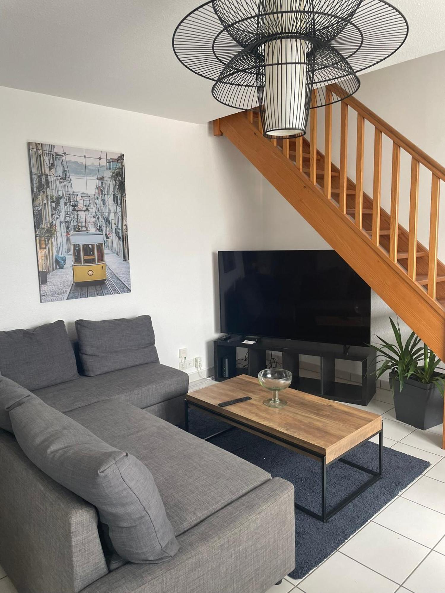 Gare Family Home Laval  Extérieur photo