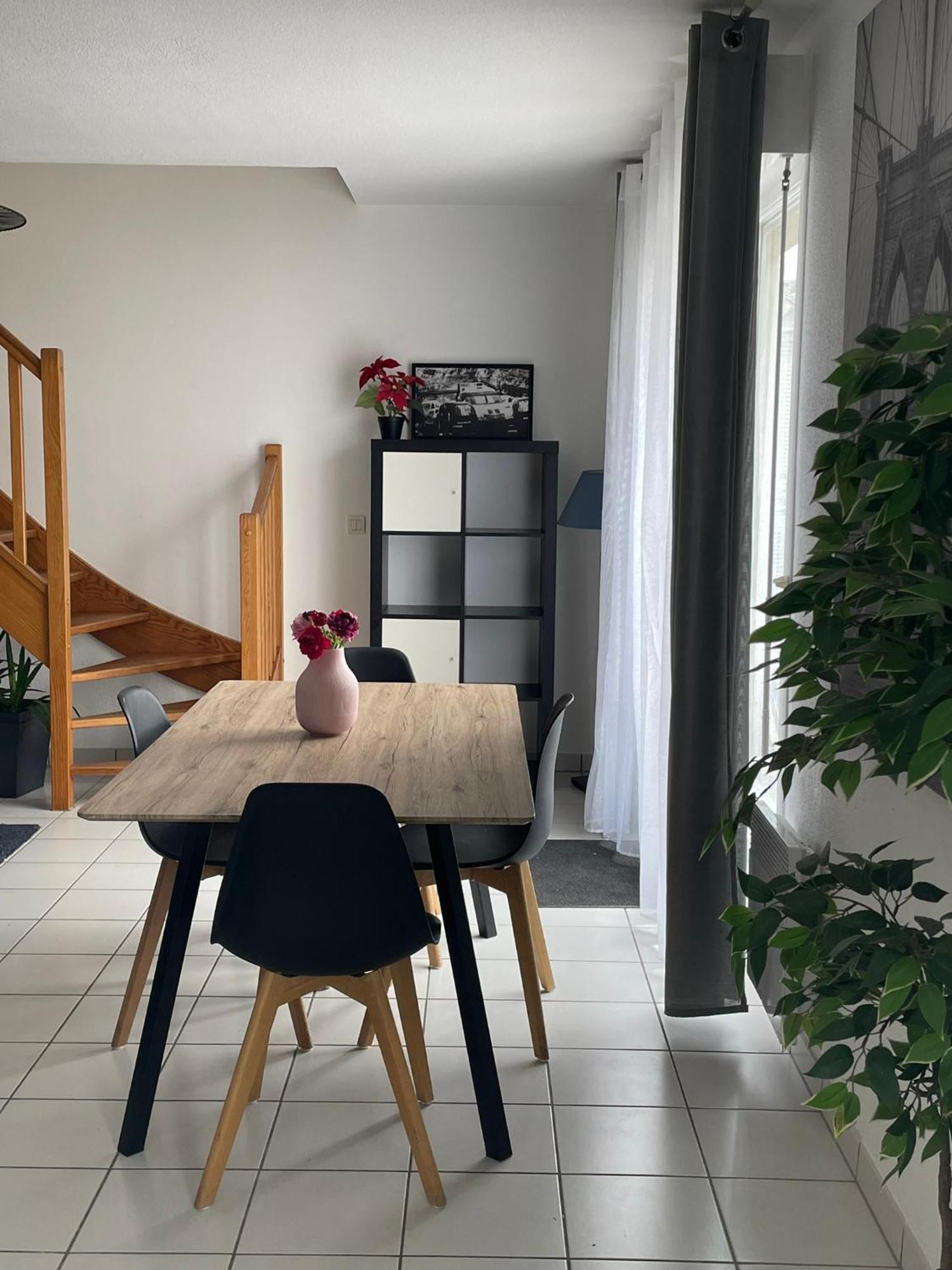 Gare Family Home Laval  Extérieur photo